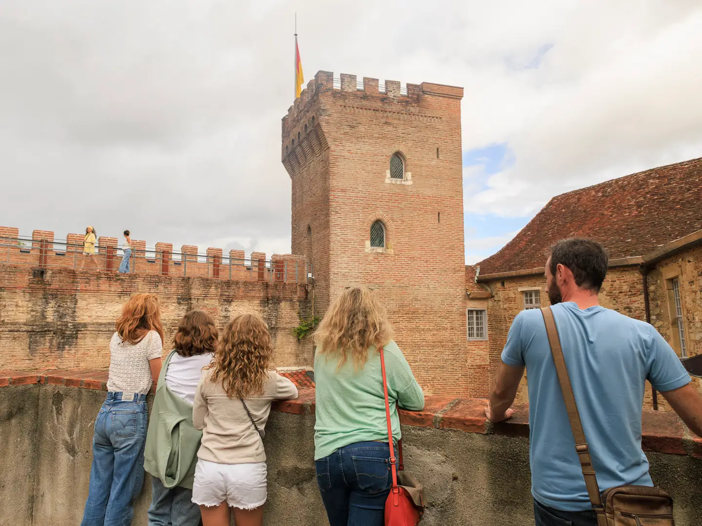 Le stand « tourisme & loisirs » Coteaux Béarn Madiran s’invite au Week-end de l'Histoire au château !
