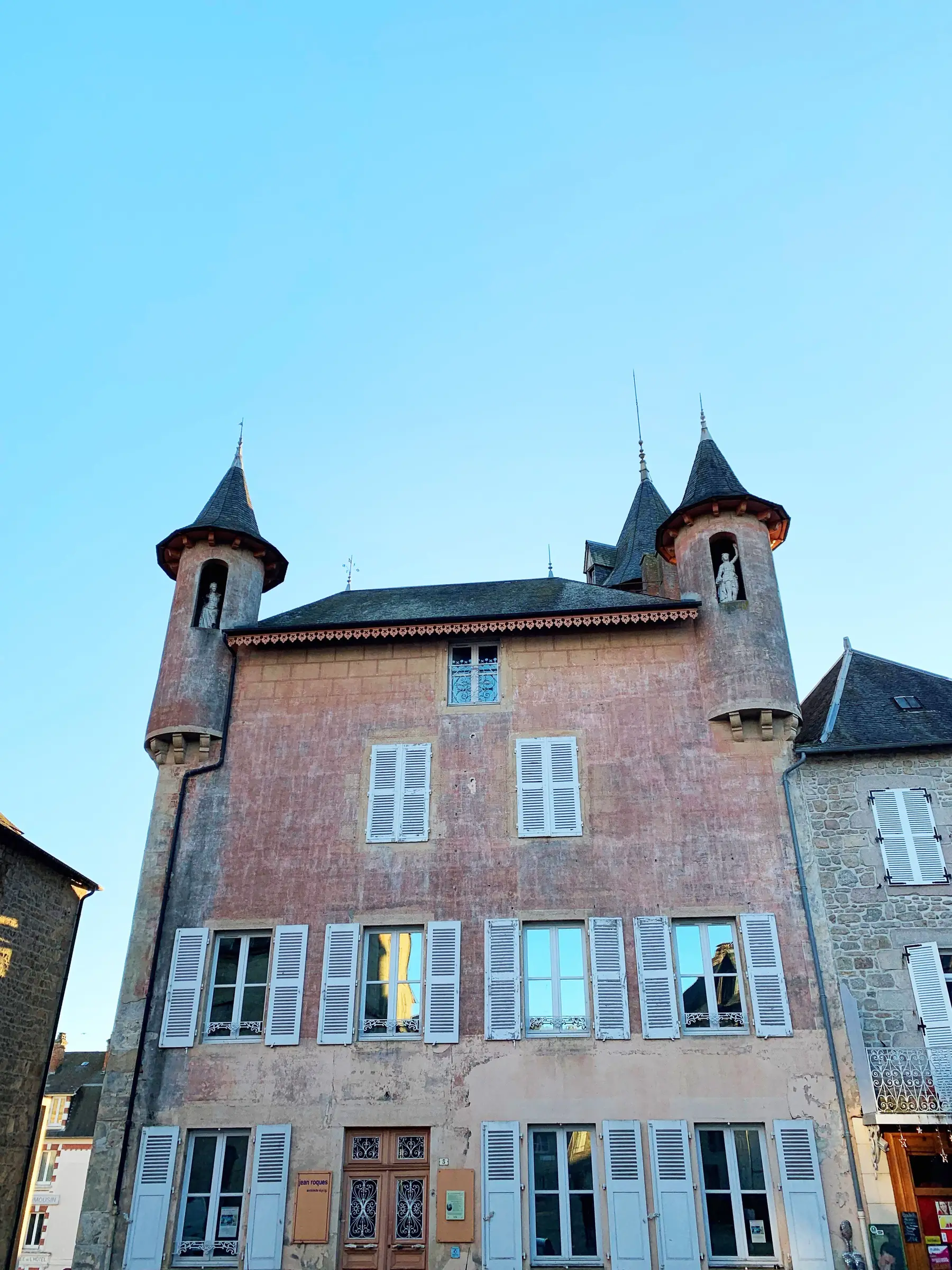 1. Château des Moines Larose