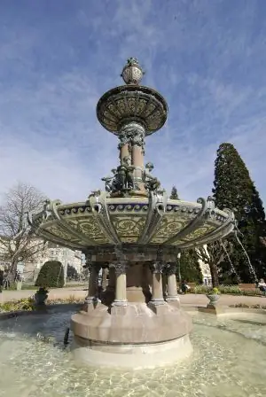 Fontaine de la place de l'Hôtel de Ville