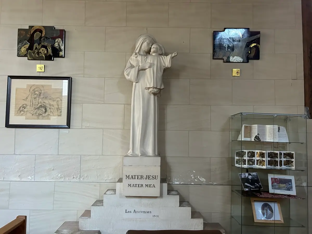 Chapelle Notre-Dame-de-Fidélité aux verrières Lalique