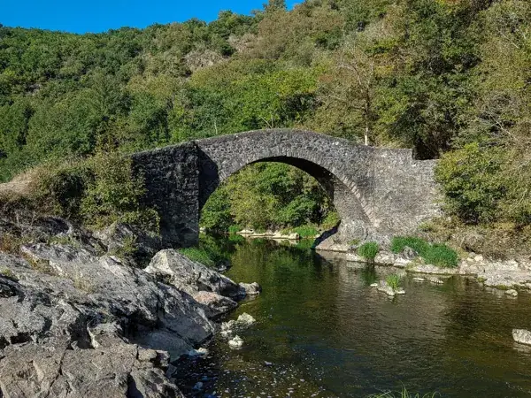 Le pont du Cayla à La Bastide l'Evêque
