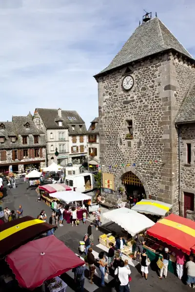 Marché de terroir à Mur-de-Barrez