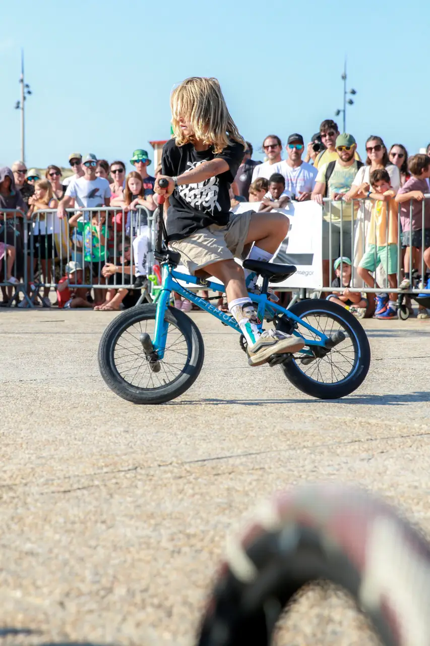Spectacle pour enfants - Show de BMX Flat