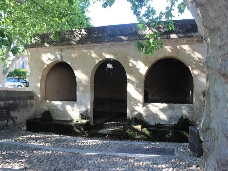 Le lavoir à 3 arcades