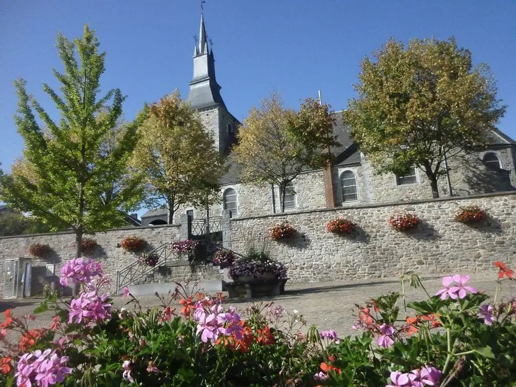 HARGNIES, Village Fleuri "3 Fleurs"