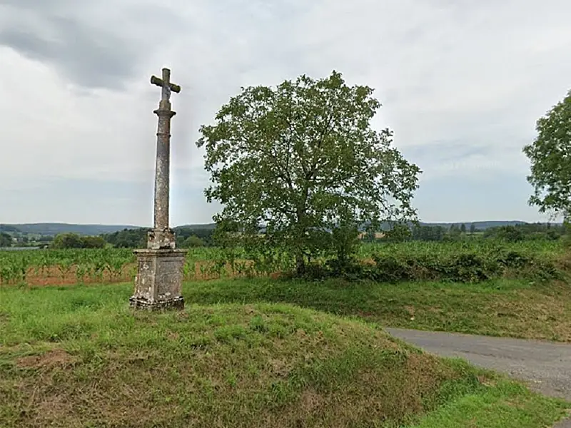 Croix de Bussières-les-Belmont (1)