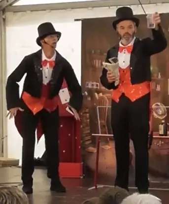 Spectacle pour enfant avec Les élèves magiciens