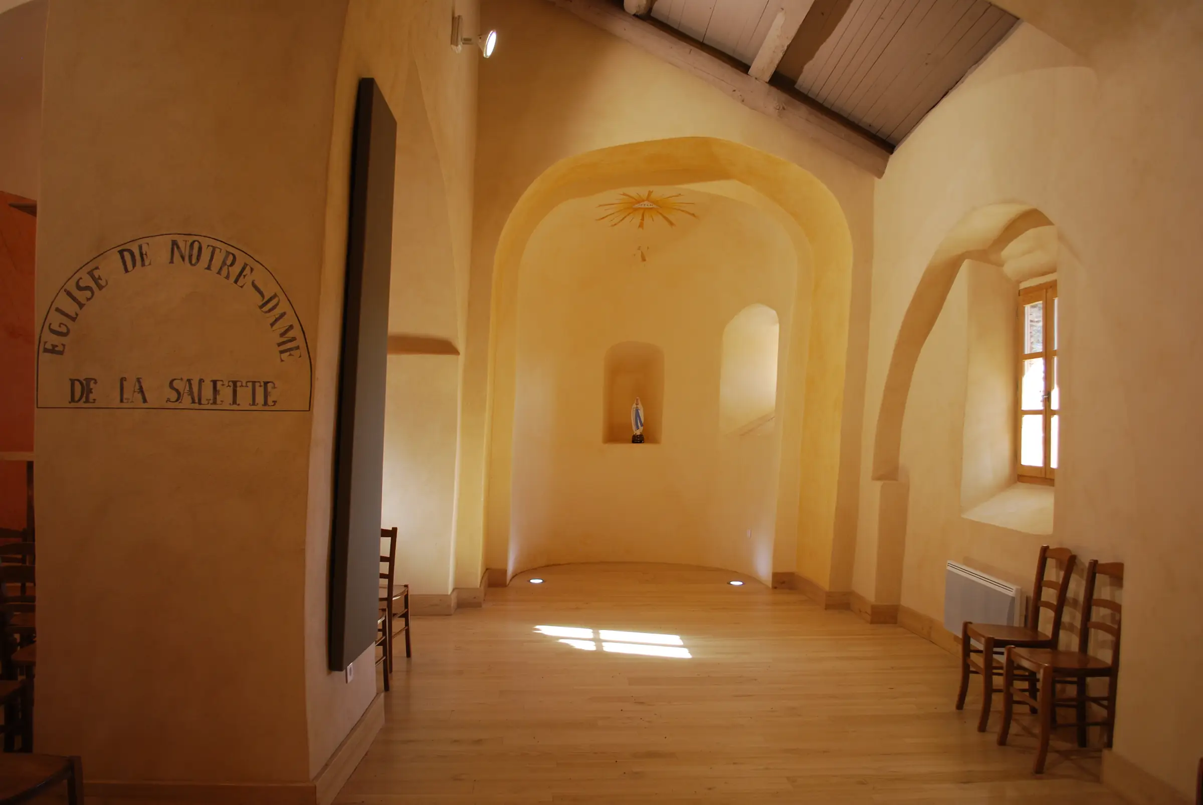 EGLISE NOTRE-DAME-DE-LA-SALETTE