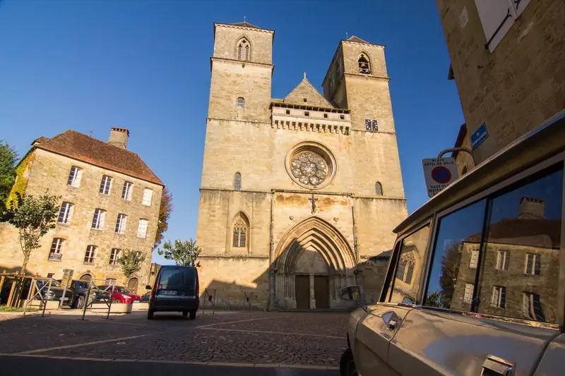 Église St Pierre à Gourdon