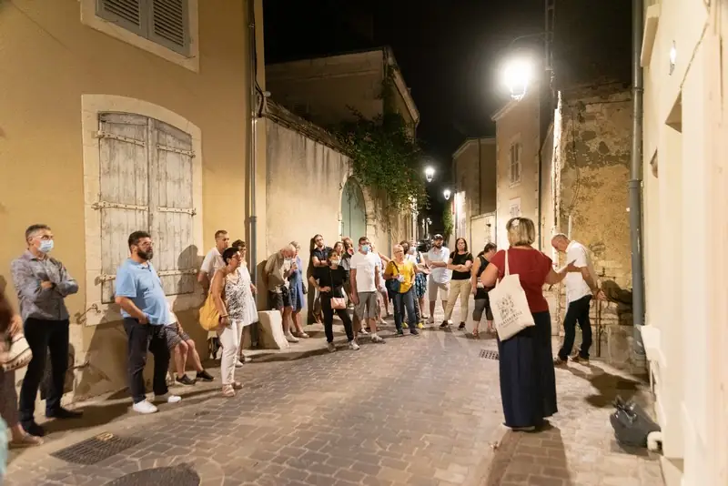À la tombée de la nuit