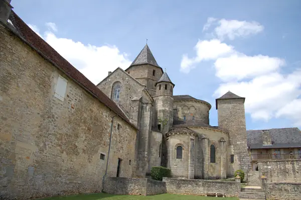 Eglise romane de Saint-Robert