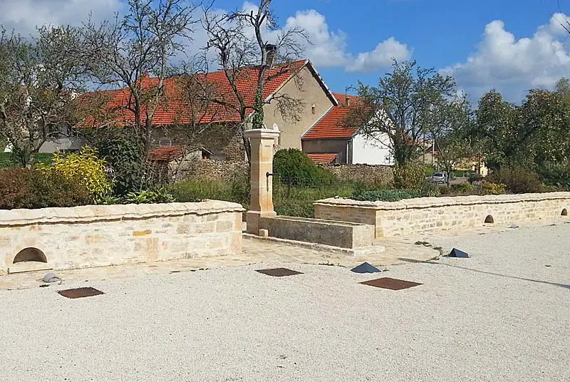 Fontaine de la Coudraie à Corlée