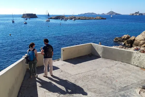 Randonnée/jeu de pistes - Anses et calanques urbaines