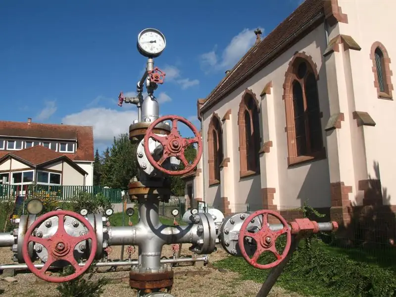 Visite libre d'un musée consacré à l'histoire de l'exploitation pétrolière