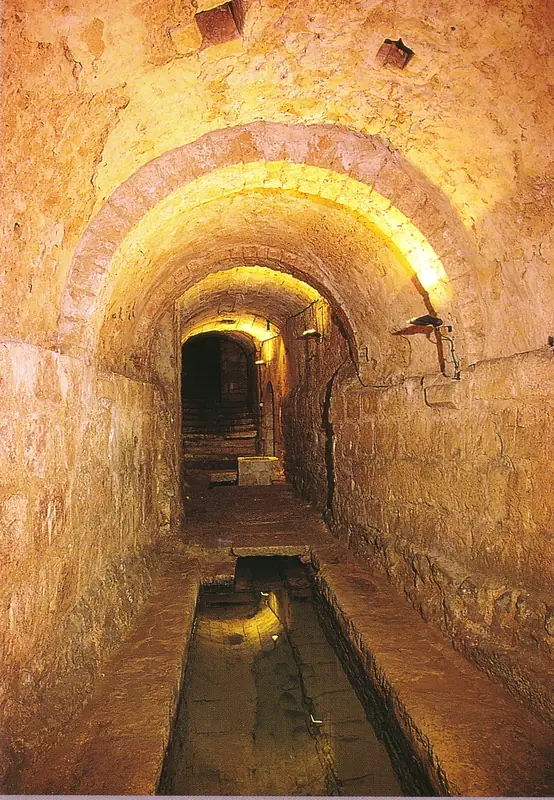 La fontaine souterraine