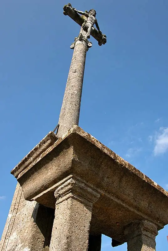 Croix de cimetière d'Heuilley-le-Grand