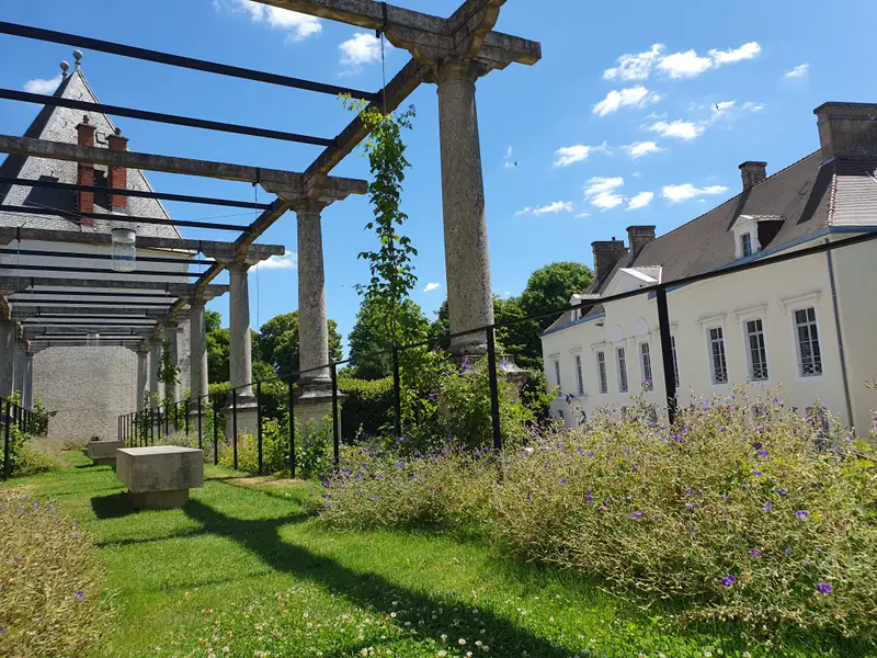 Le Château Charbonnel et la Tour de Lénoncourt