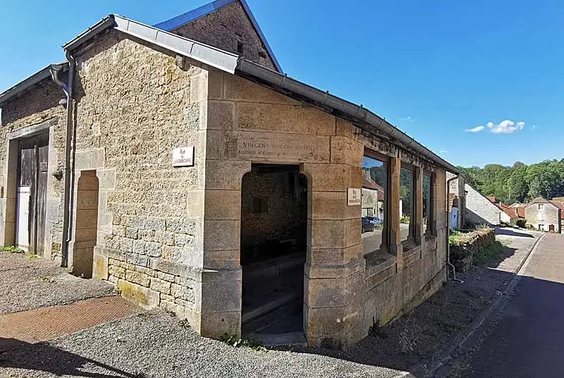 Lavoir du Badin à Noidant-le-Rocheux