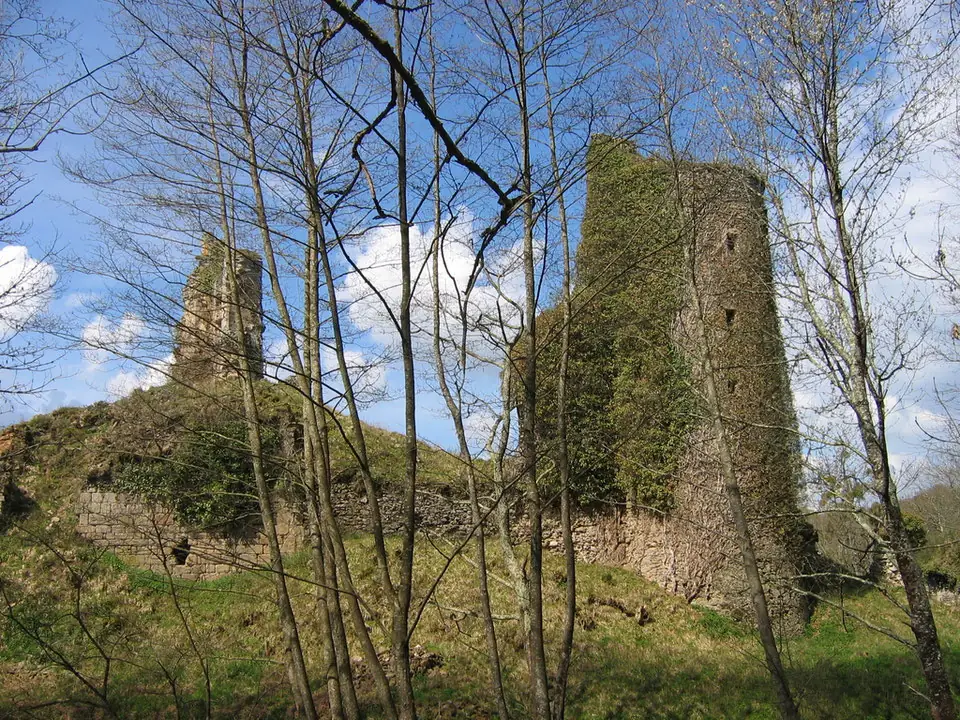 Les Ruines du Château de Malval