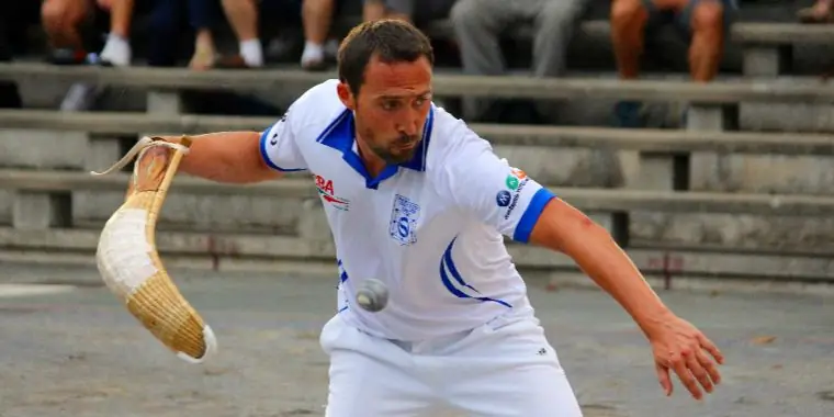 Pelote basque à chistera joko garbi