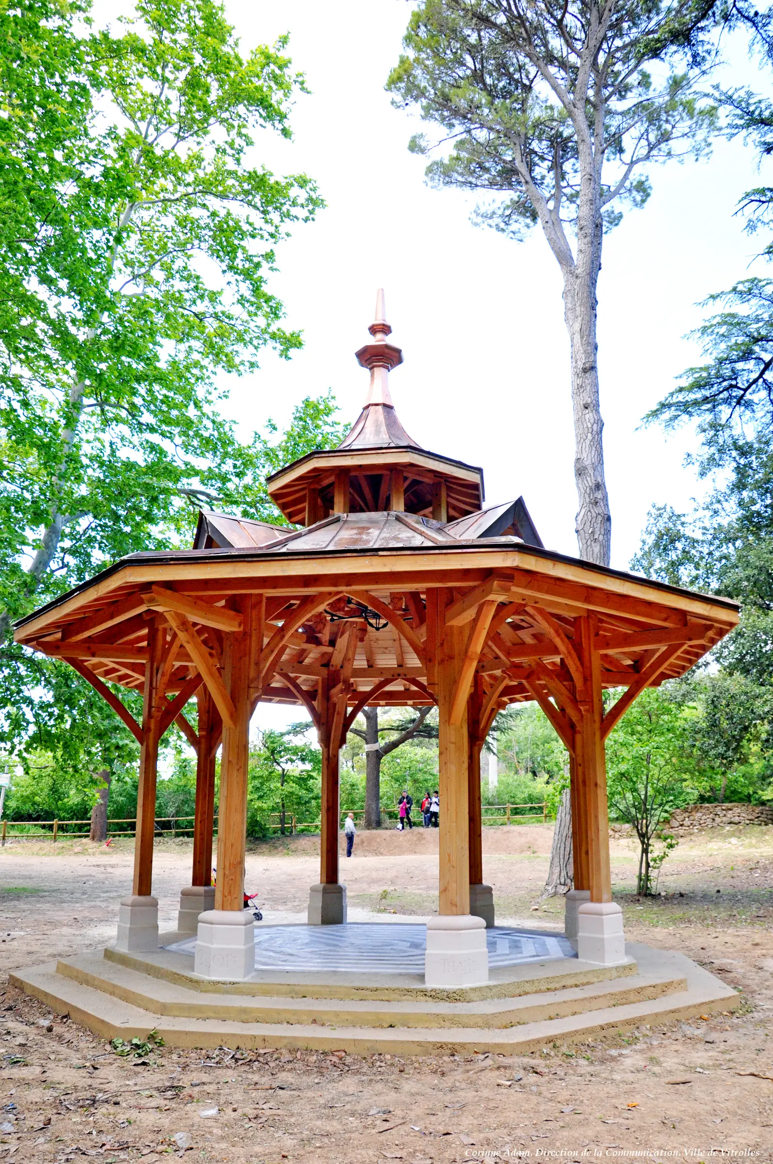 Le Kiosque du Grand Cèdre (Kiosque De Valbacol)