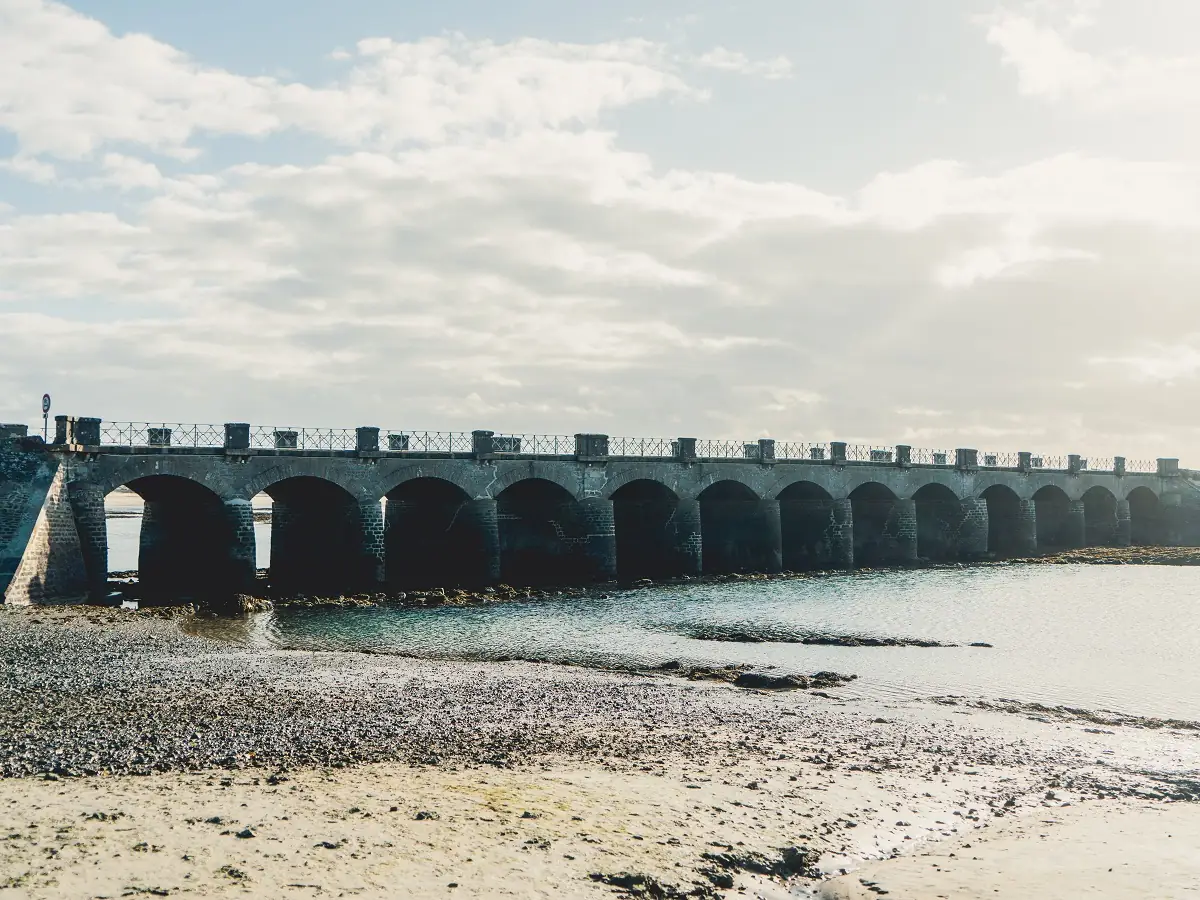 Le Pont aux 13 Arches