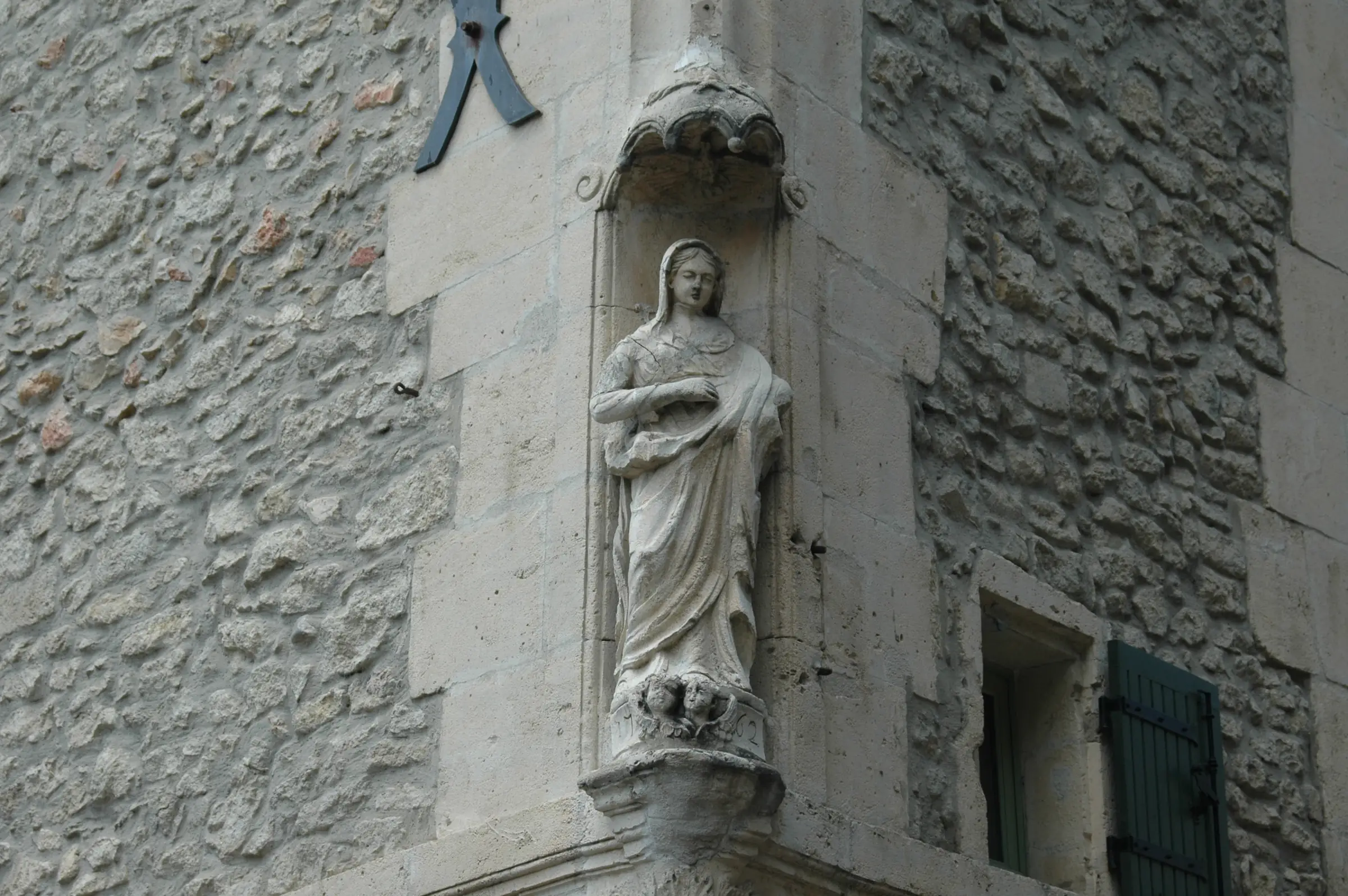 Niches urbaines de Maillane