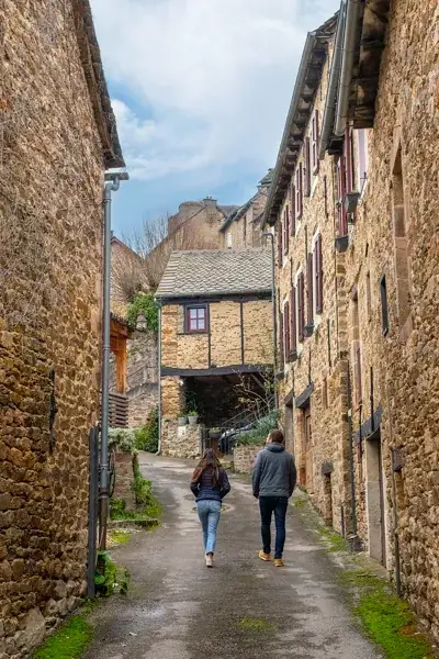 Visitez Calmont - village fortifié