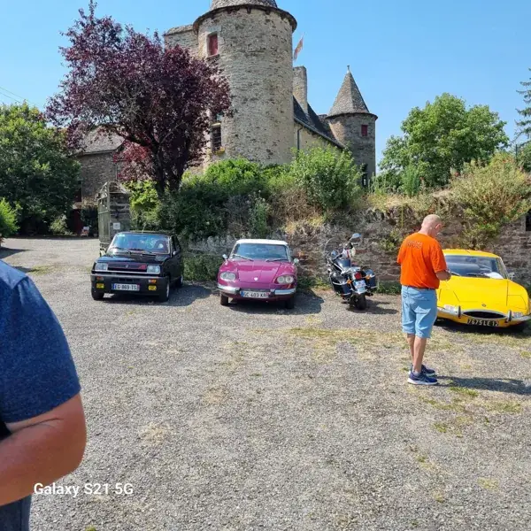 Exposition de voitures anciennes