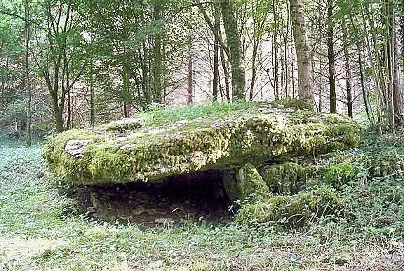 Dolmen "La Pierre Tournante"