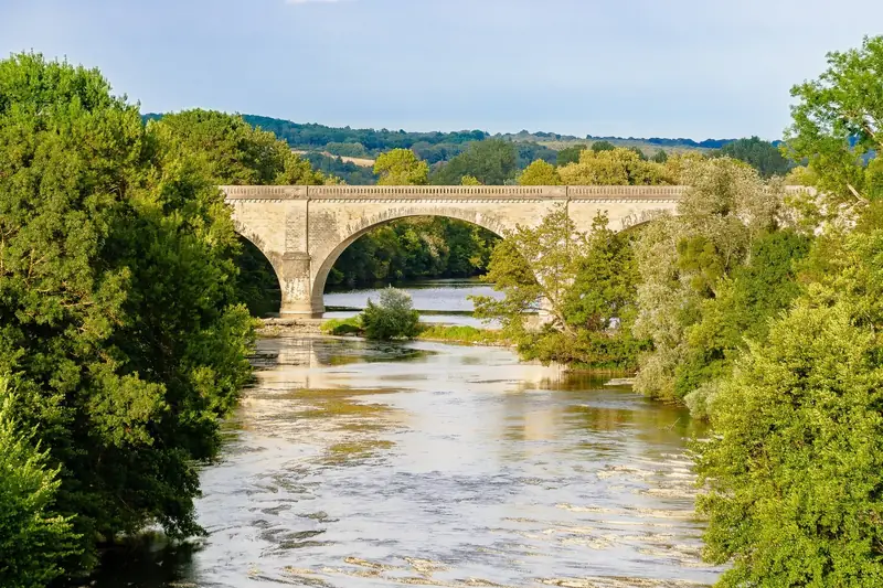 Pont de l'Ancienne Voie Ferrée de La Roche-Posay