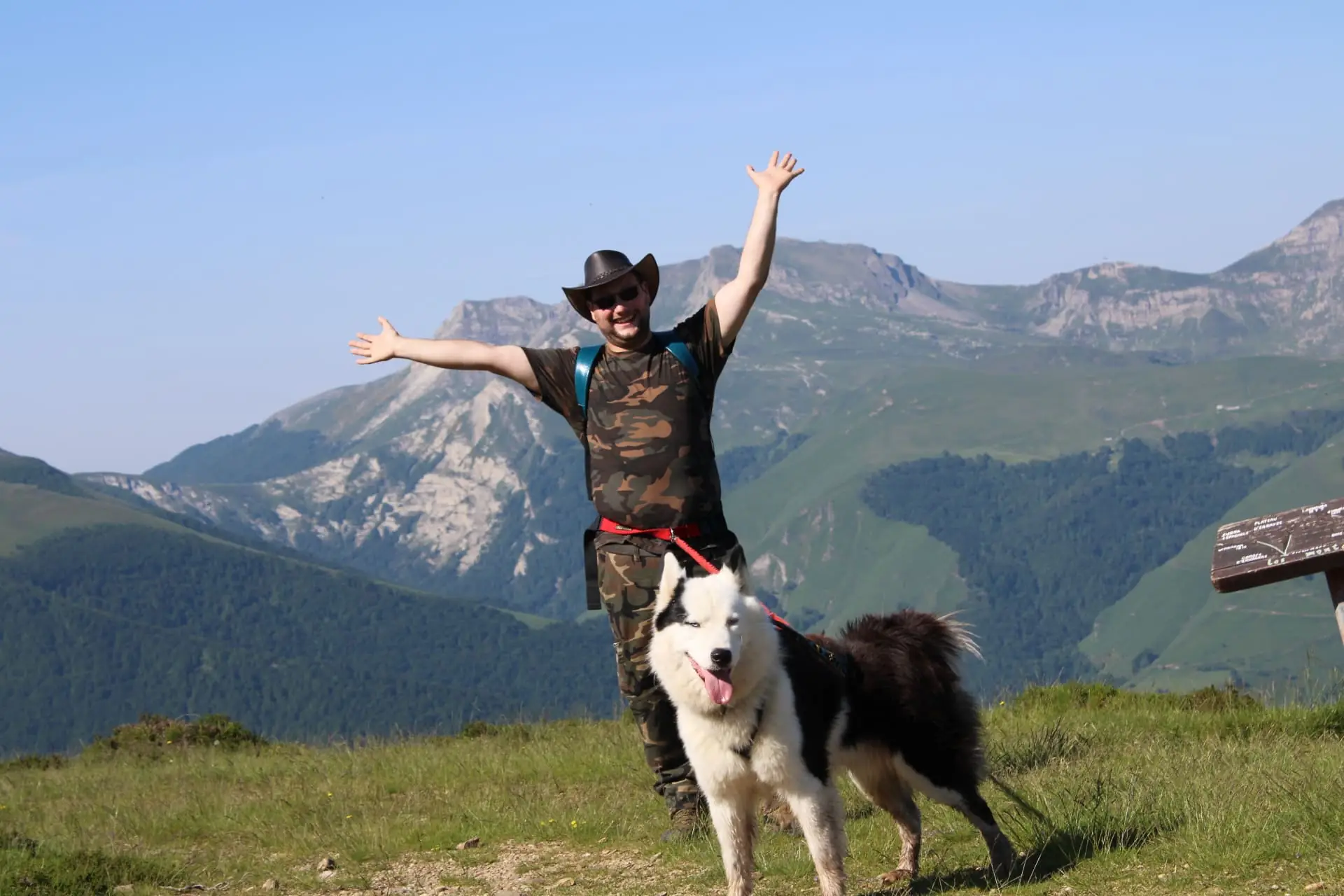 Randonner avec un chien nordique à La Pierre Saint-Martin