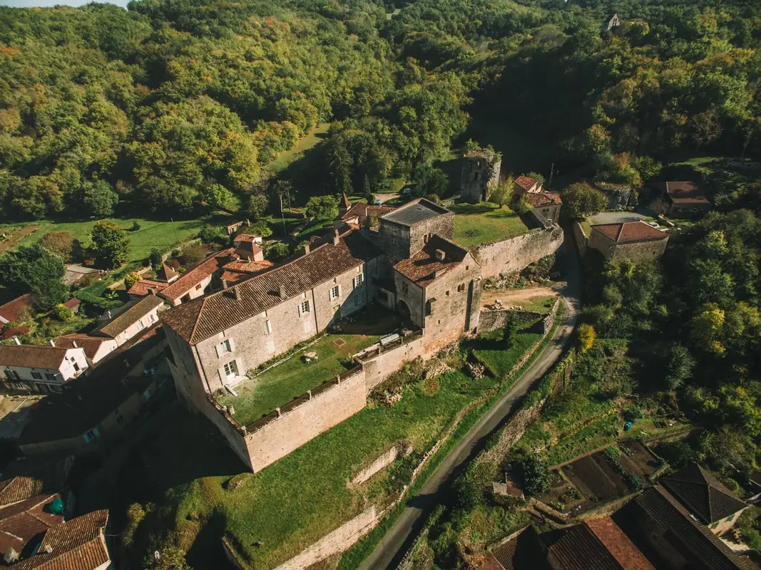 Château et bourg de Blanquefort-sur-Briolance