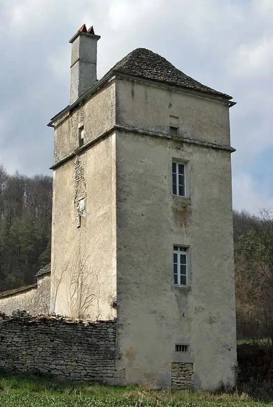 La tour carré de Germaines