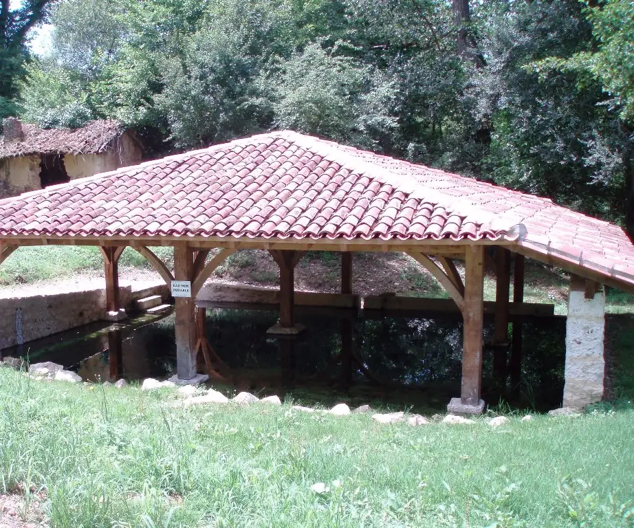 Fontaine et lavoir Saint-Vincent