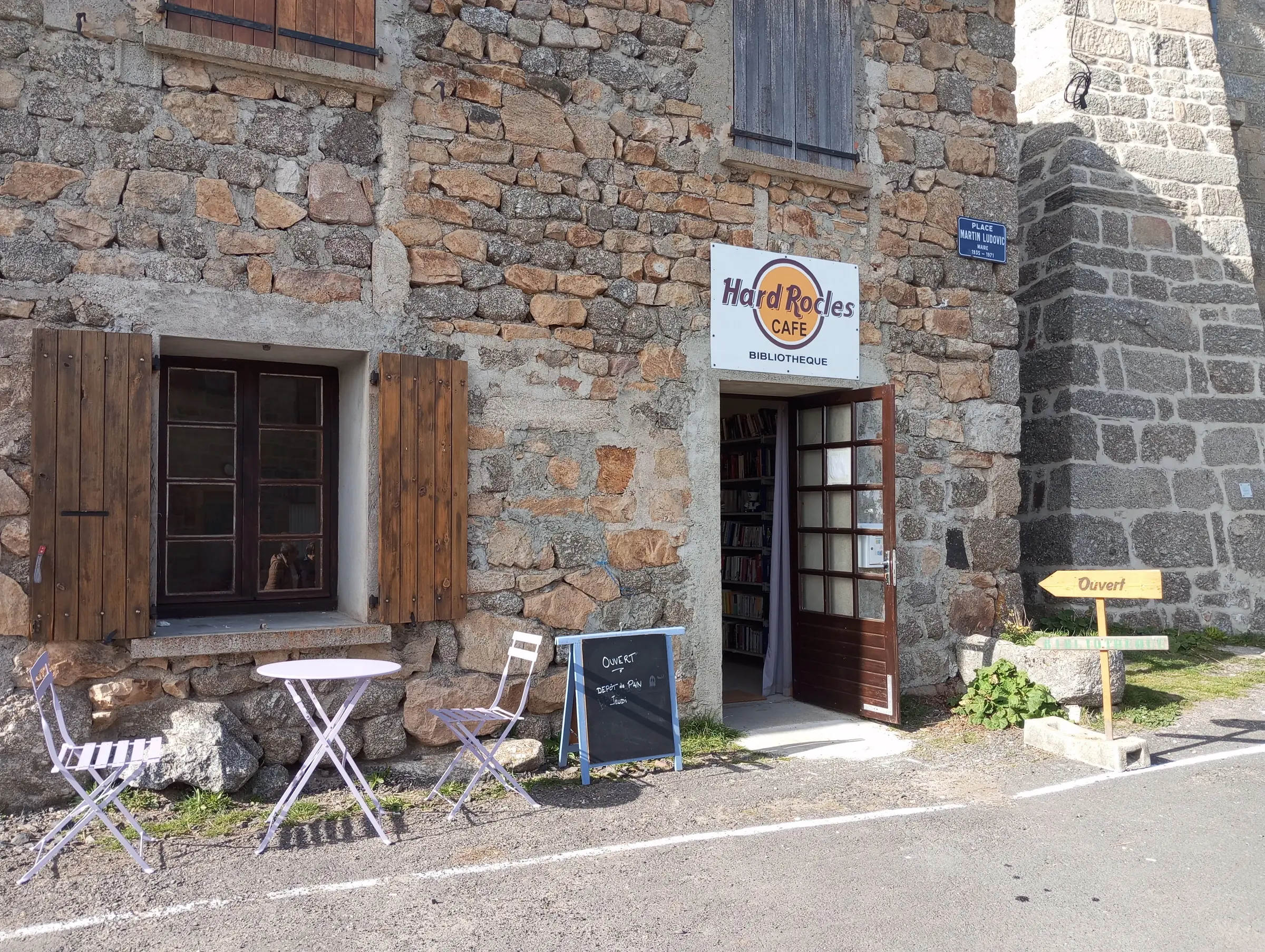 ATELIER INITIATION À L'ART DU COLLAGE