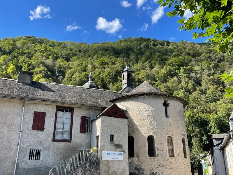 Eglise et cloître des Prémontrés