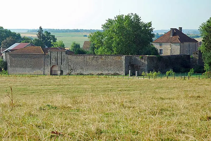 Porte fortifiée du château de Choiseul
