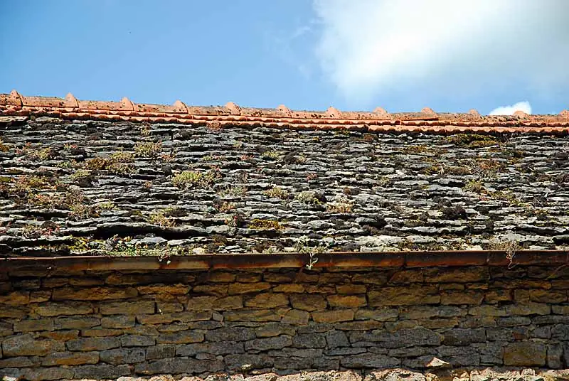 Grange couverte en lave à Orcevaux