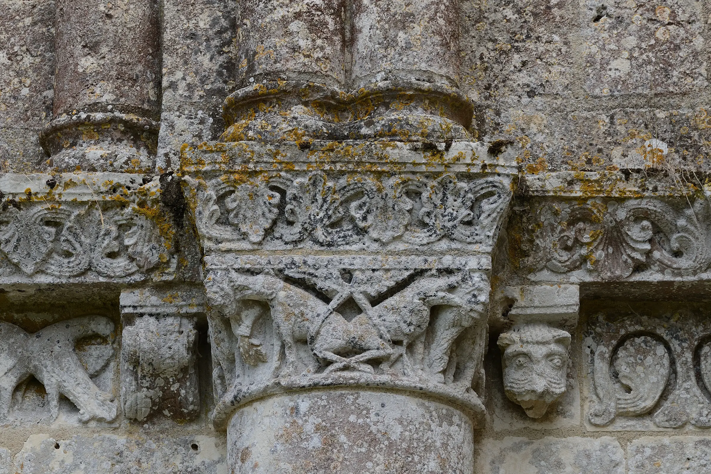 Prieuré Roman de Villesalem