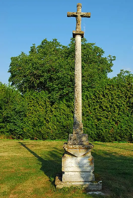 Croix route de Lécourt