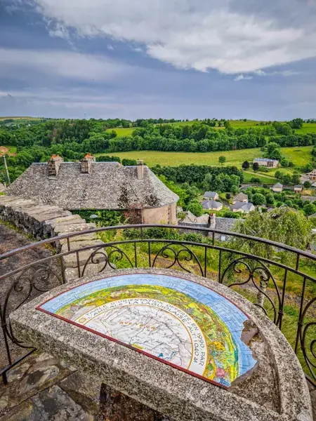 Visitez Laguiole, capitale de l'Aubrac et des couteaux