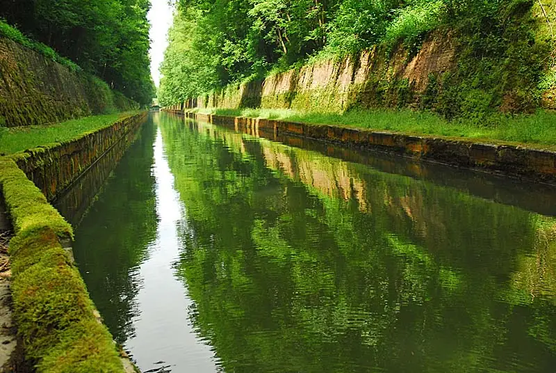 Tunnel du canal entre Champagne et Bourgogne (Nord)