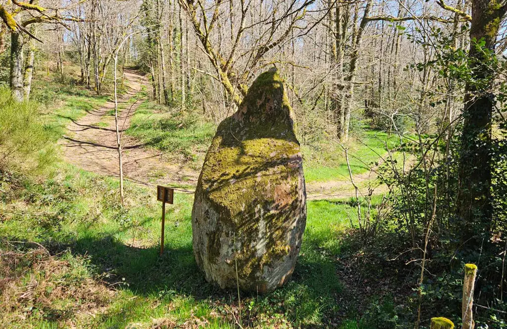 Menhir du Theil