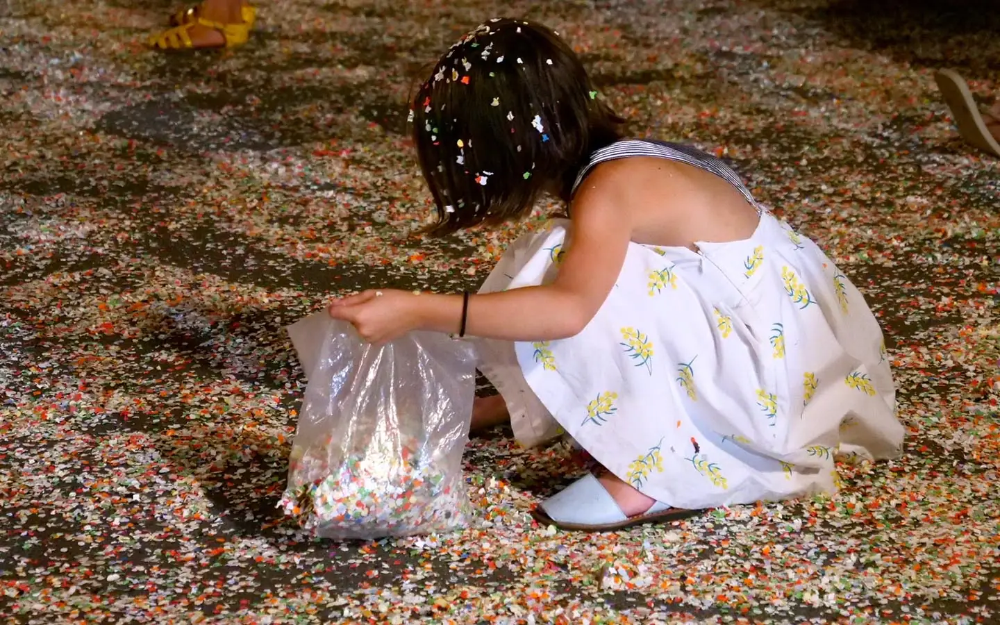 Bal au kiosque avec Koloka Taldea - Toro de Fuego et bataille de confettis