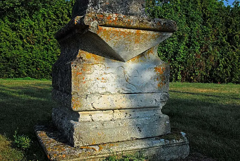 Croix route de Lécourt