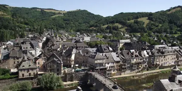 Visite guidée de Saint Geniez d'Olt (groupes)