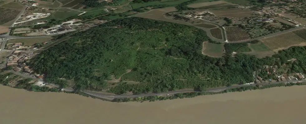 Mémoires de pierres : Villeneuve - Château de Barbe