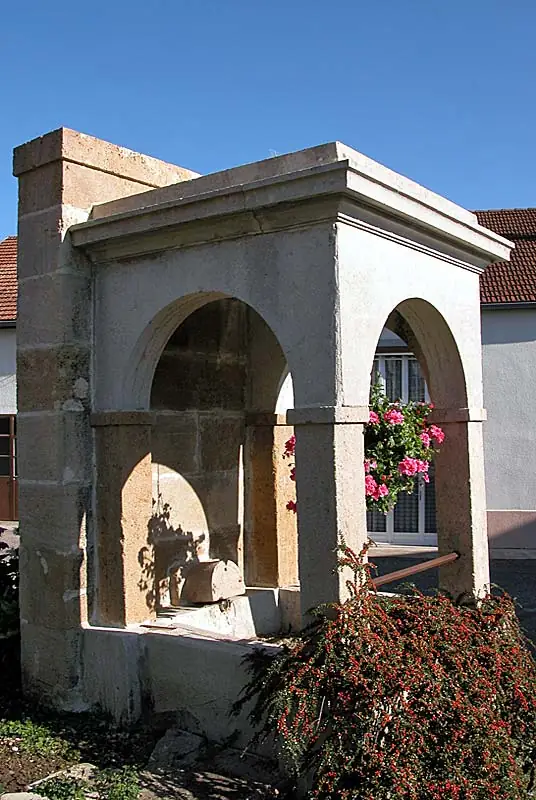 Fontaine de Rivières-le-Bois (2)