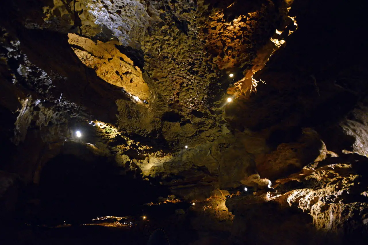 Percez le mystère des grottes de la Norée